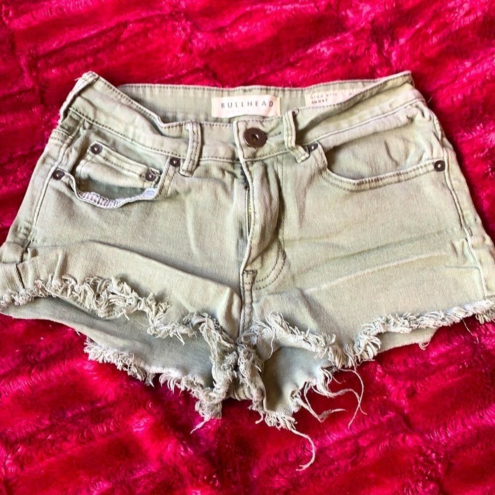 Bullhead denim company high-rise frayed denim short, size 1